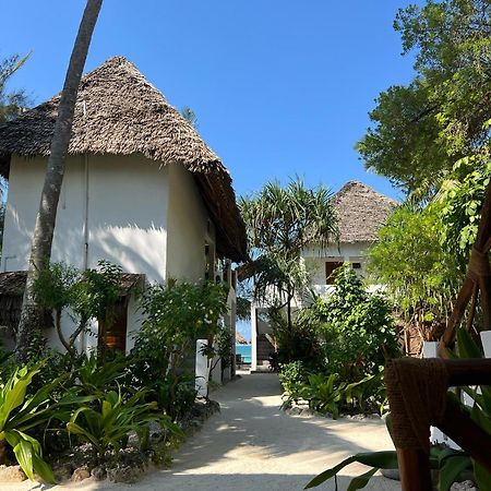 Helwas Zanzibar Beach Hotel Bwejuu Bagian luar foto