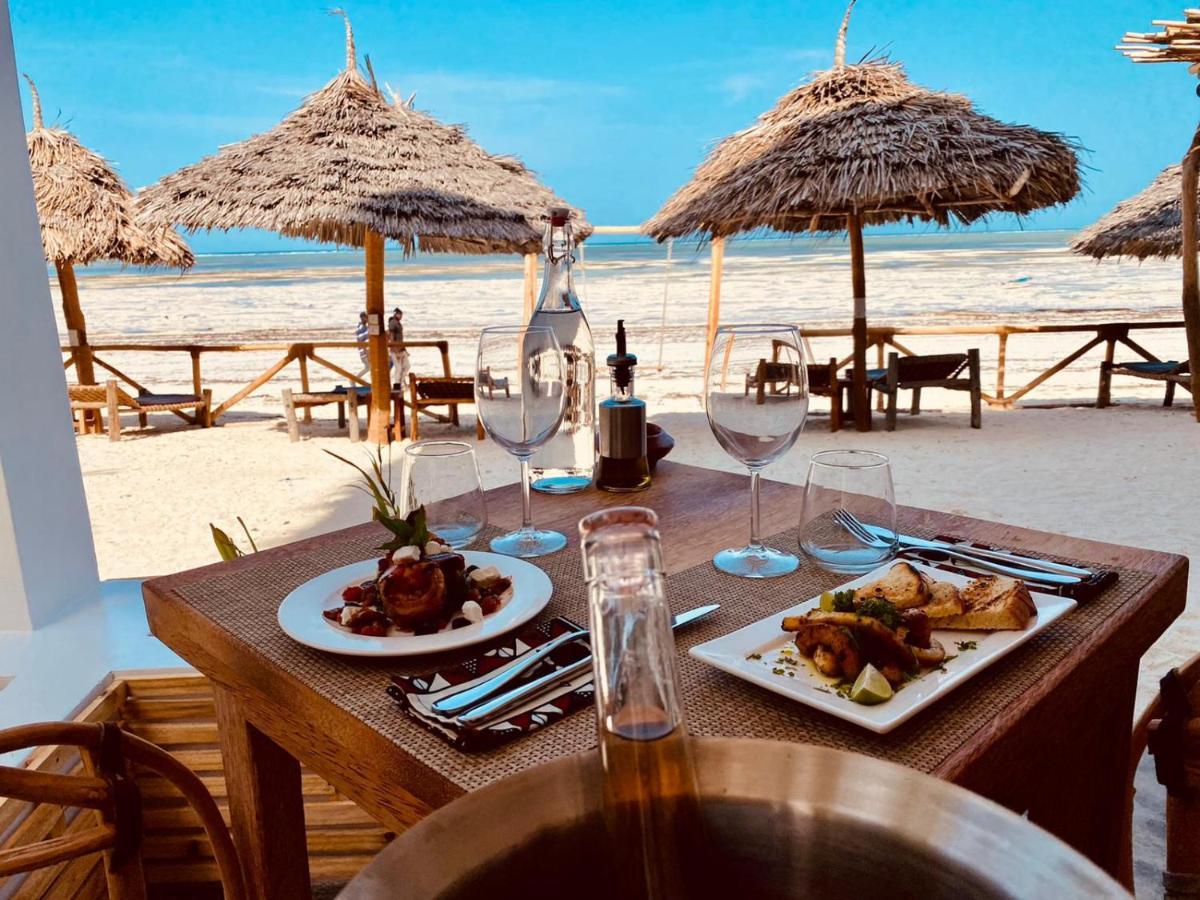 Helwas Zanzibar Beach Hotel Bwejuu Bagian luar foto