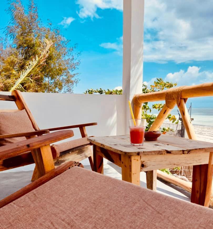 Helwas Zanzibar Beach Hotel Bwejuu Bagian luar foto