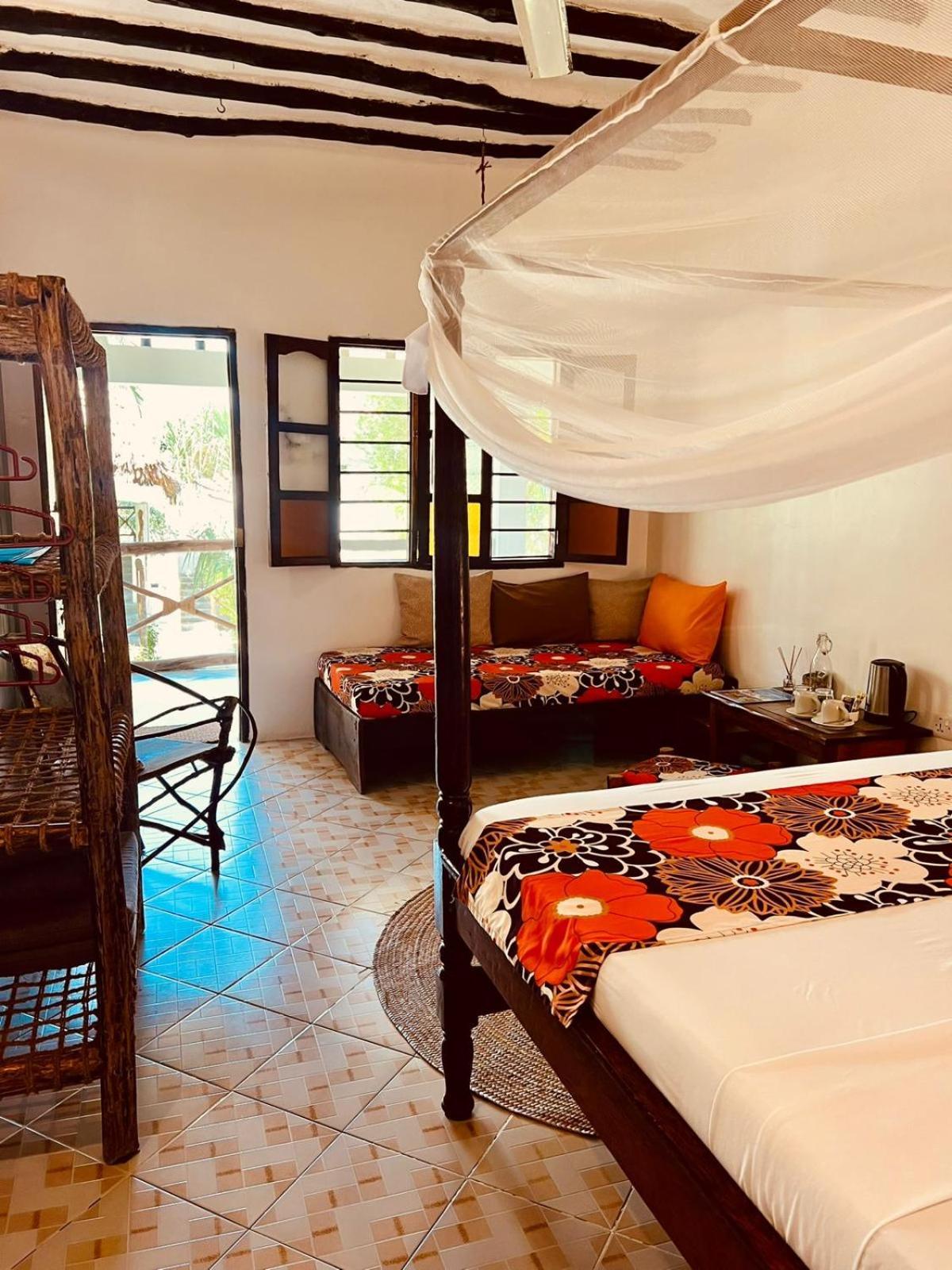Helwas Zanzibar Beach Hotel Bwejuu Bagian luar foto