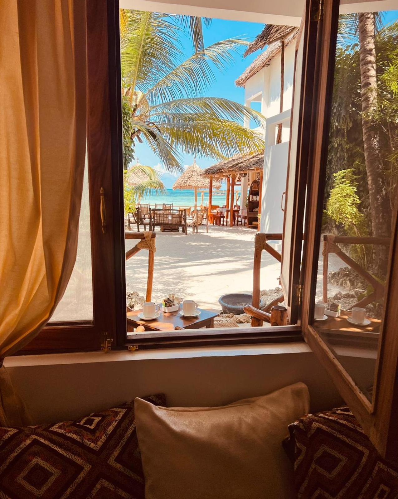 Helwas Zanzibar Beach Hotel Bwejuu Bagian luar foto