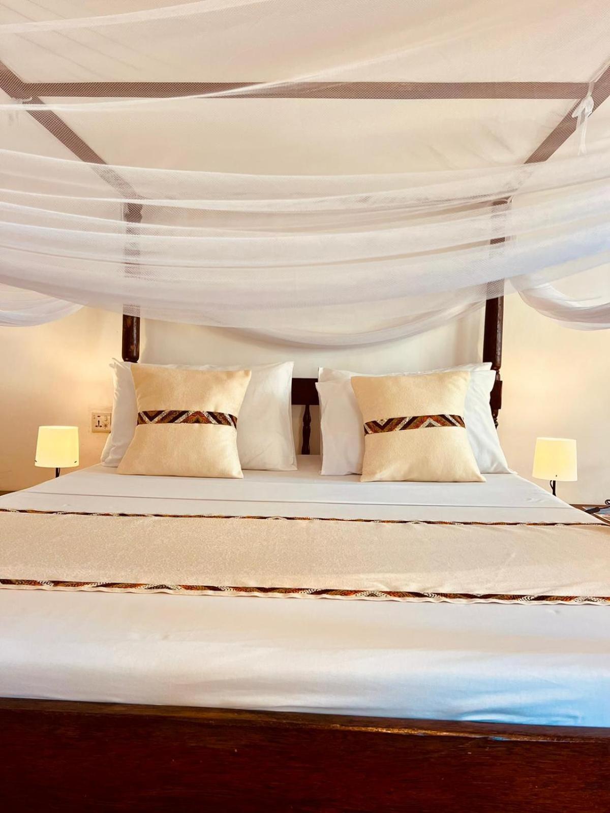 Helwas Zanzibar Beach Hotel Bwejuu Bagian luar foto