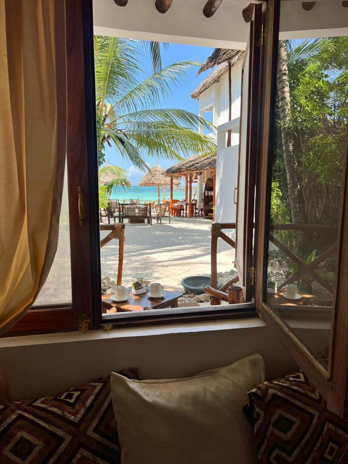 Helwas Zanzibar Beach Hotel Bwejuu Bagian luar foto