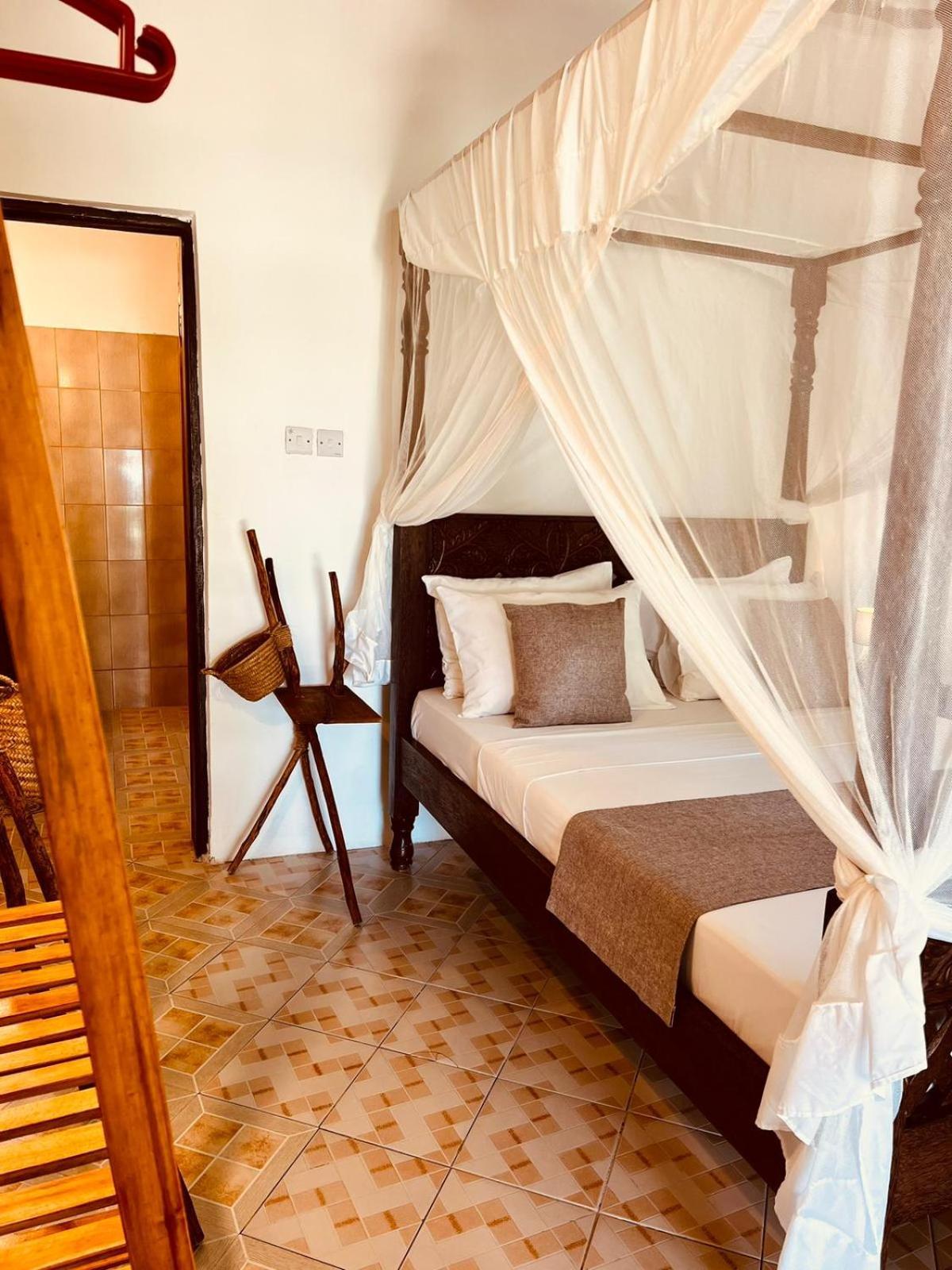 Helwas Zanzibar Beach Hotel Bwejuu Bagian luar foto
