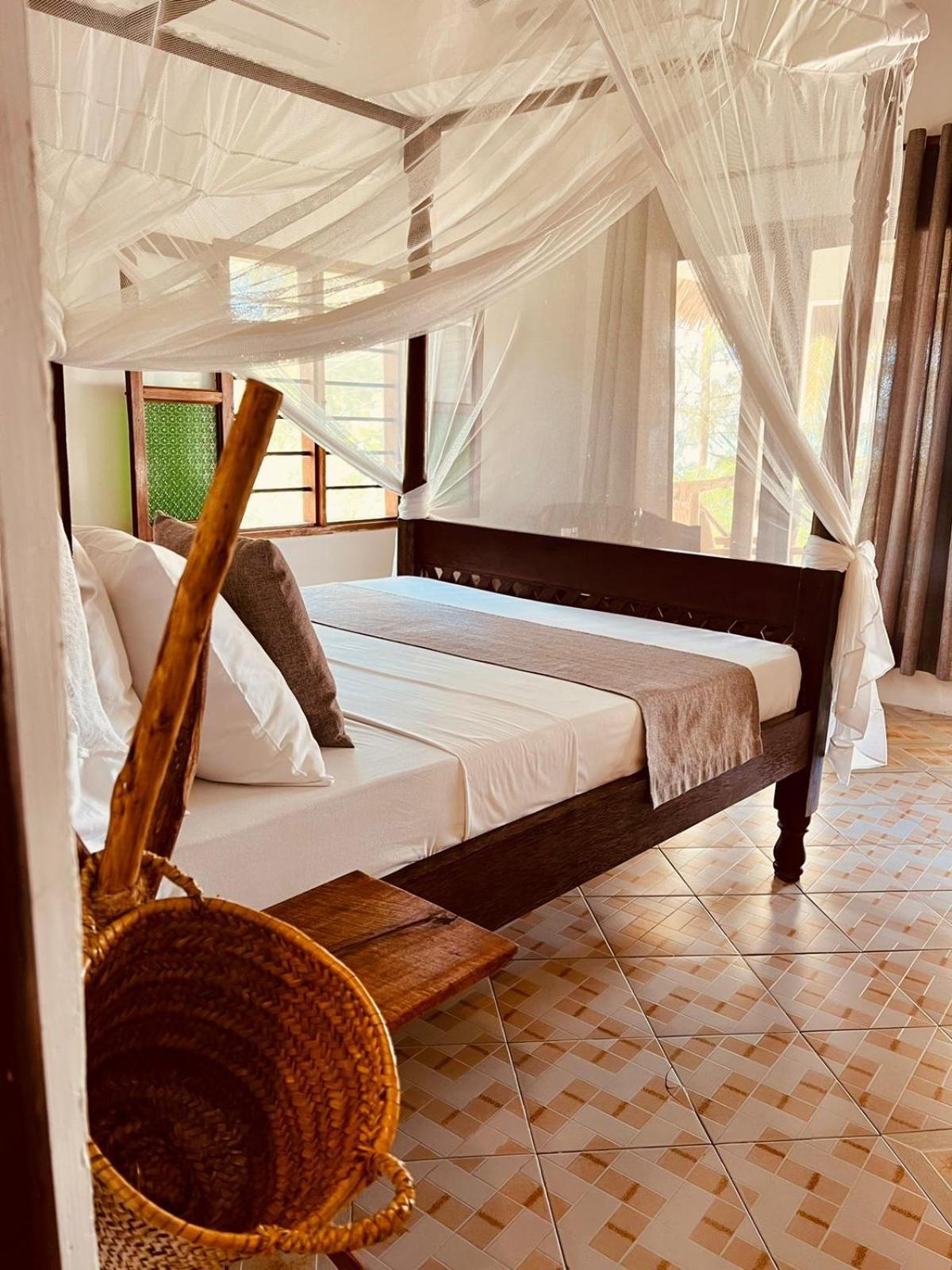 Helwas Zanzibar Beach Hotel Bwejuu Bagian luar foto